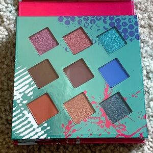 Hank and Henry Living In Color Eyeshadow Palette